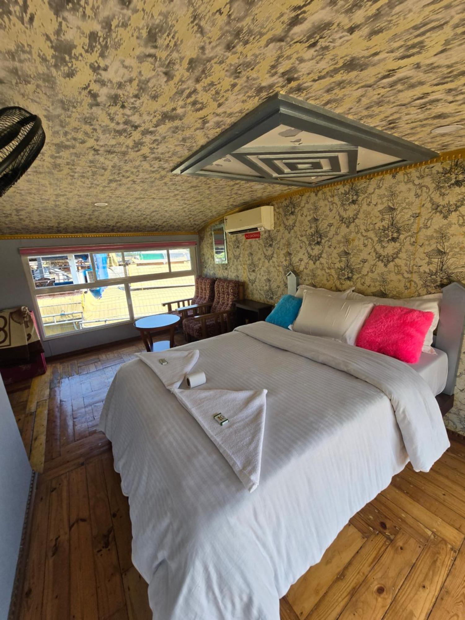 Beach Paradise Day Cruise Houseboat Alappuzha Buitenkant foto